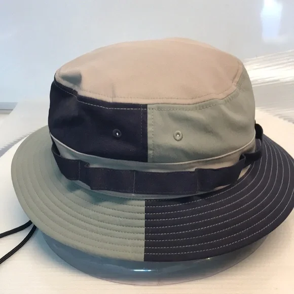 North face bucket hat - Picture 2 of 6